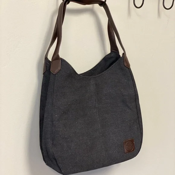 Brand NEW Canvas Hobo Bag in ~Black 🖤👜 - Picture 10 of 14
